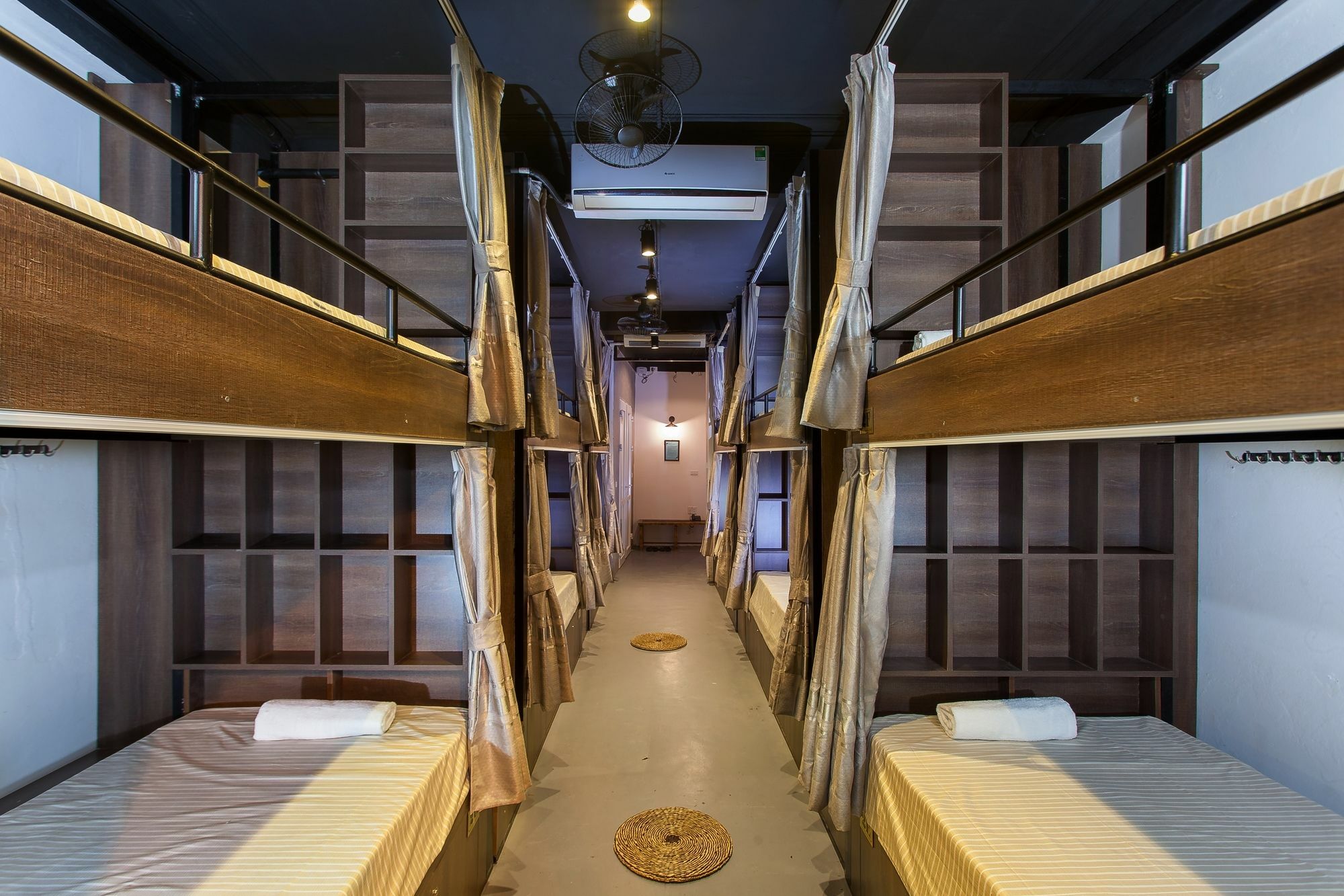 Luxury Backpakers Hotel Hanói Exterior foto